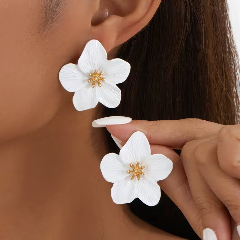 Pendientes Flor Blanca con Centro Dorado
