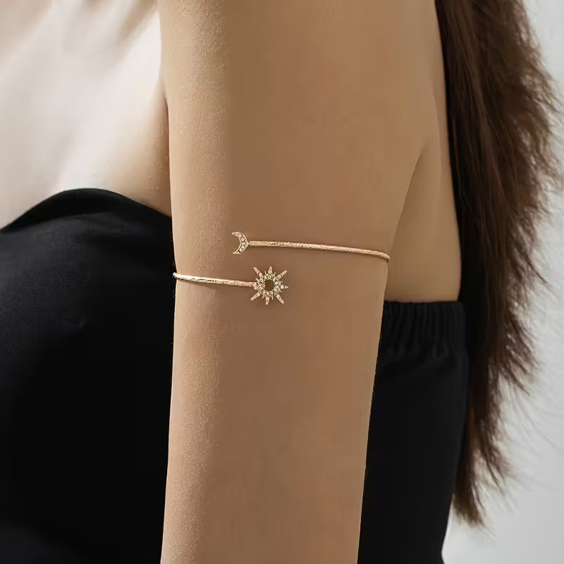 Brazalete Estrella y Luna Dorado – El detalle que hace brillar tu look