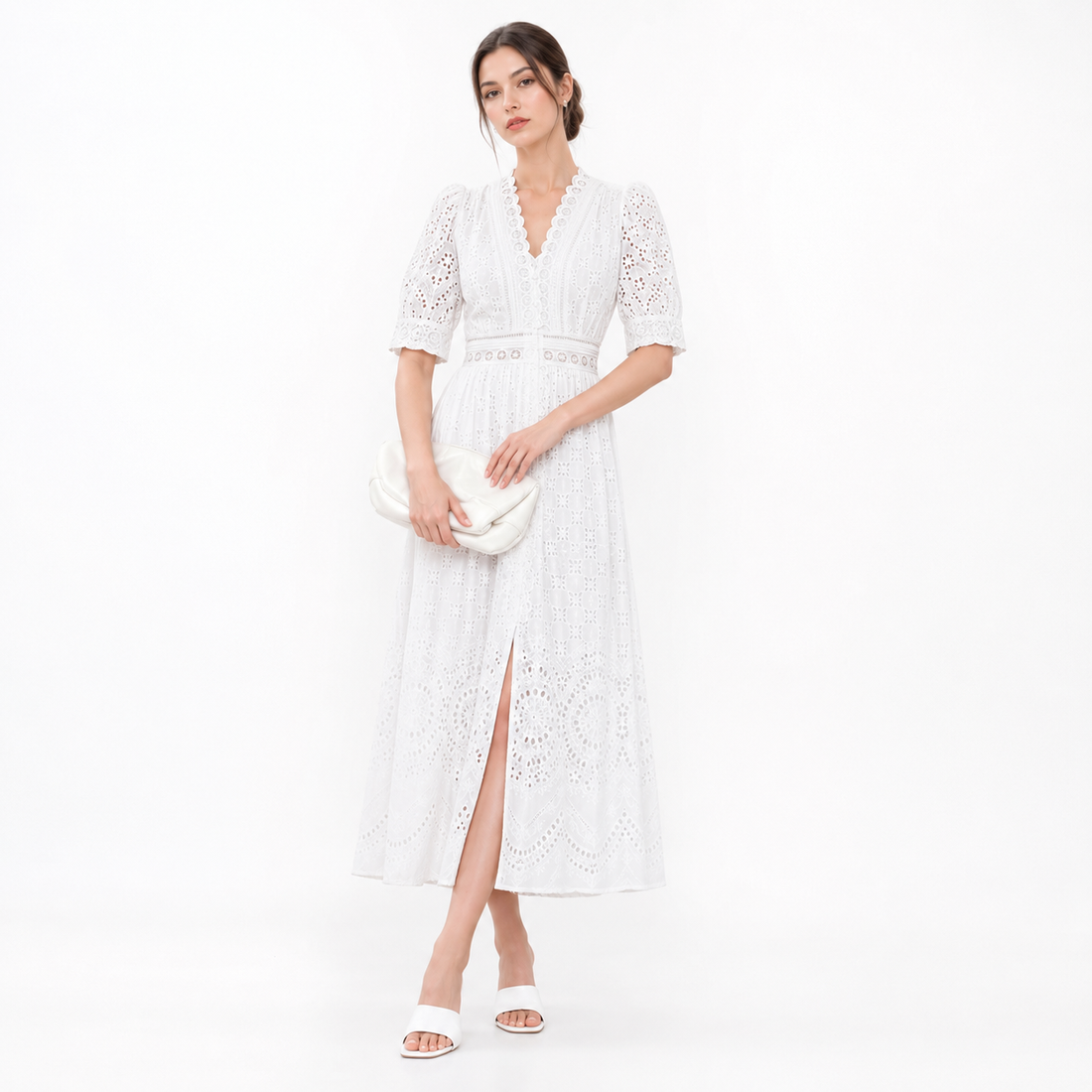 Vestido Blanco Bordado con Encaje y Manga Abullonada