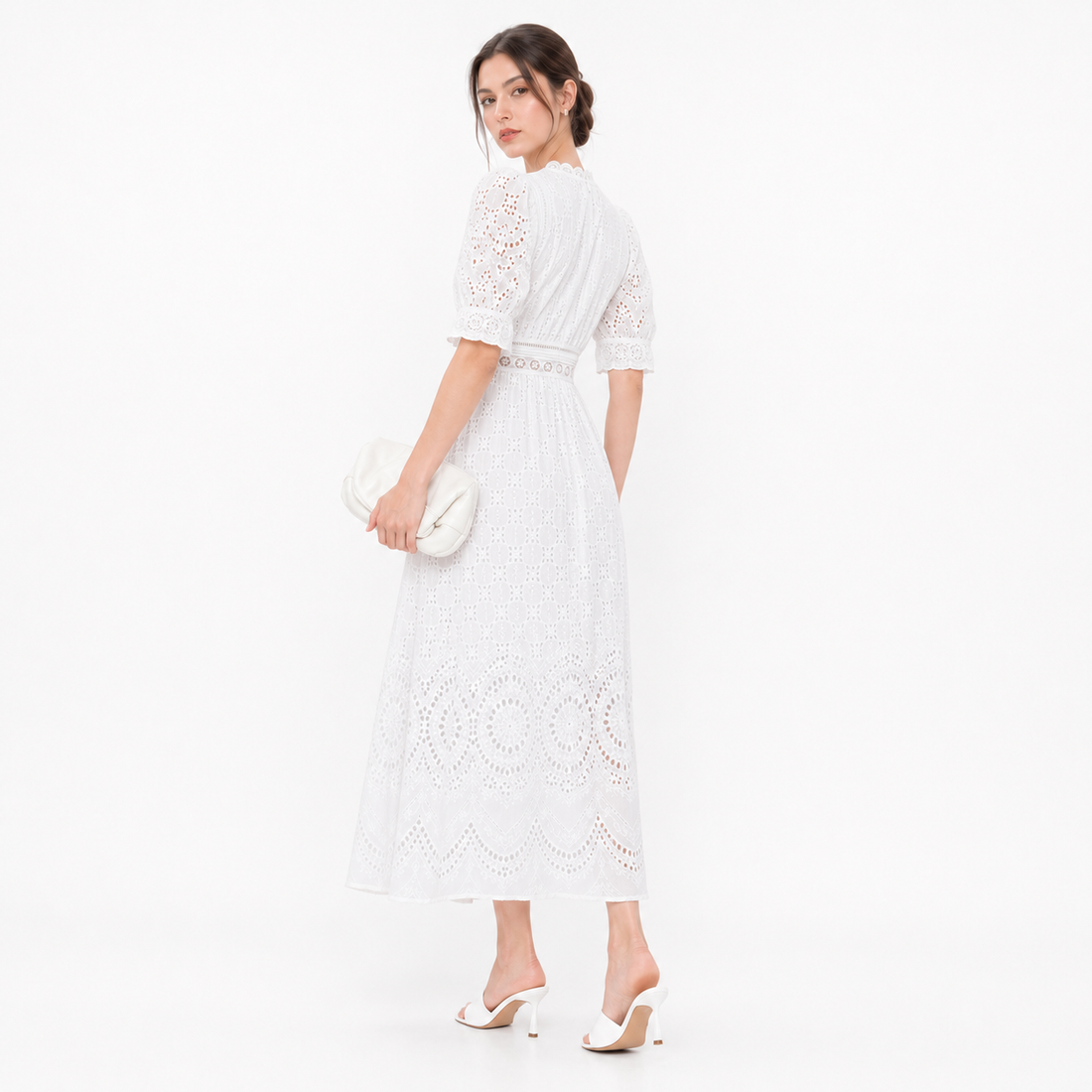 Vestido Blanco Bordado con Encaje y Manga Abullonada