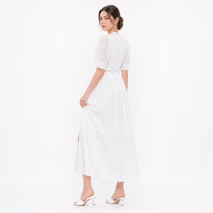 Vestido Blanco Bordado con Encaje y Manga Abullonada