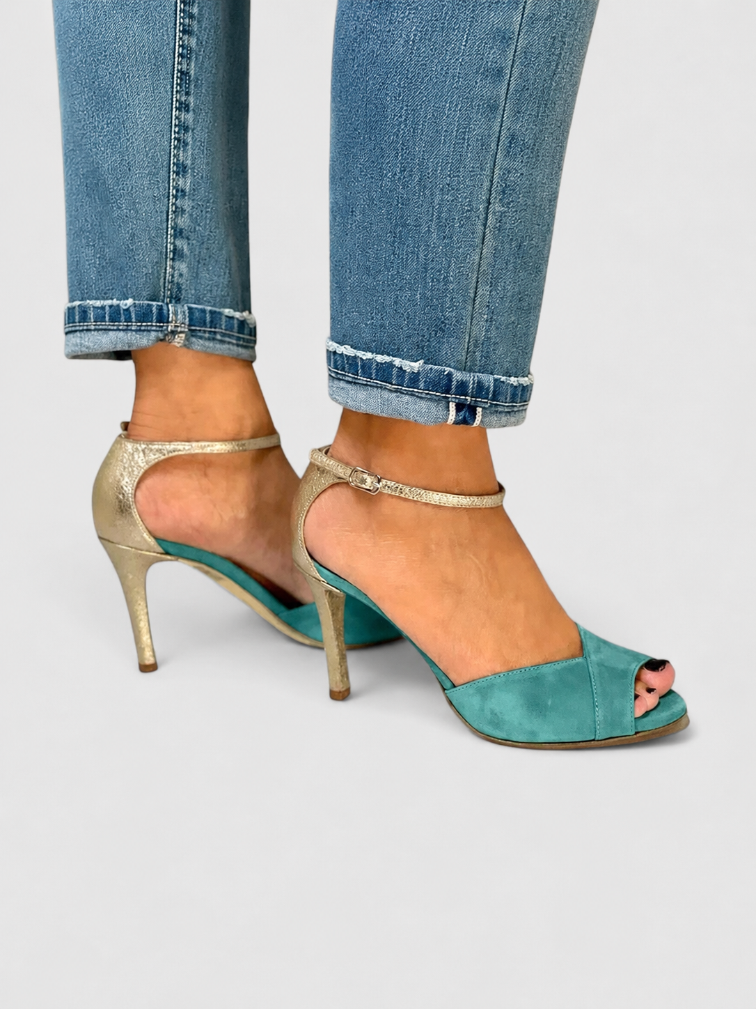 Sandalias Turquesa con Tacón Dorado Glitter