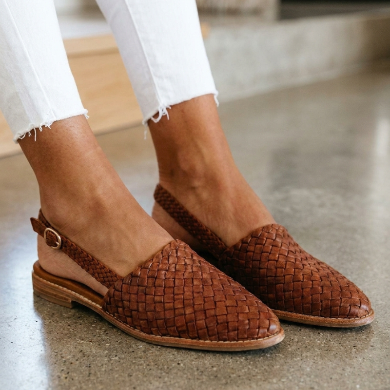 Mocasín Slingback Piel Trenzada Hebilla Dorada