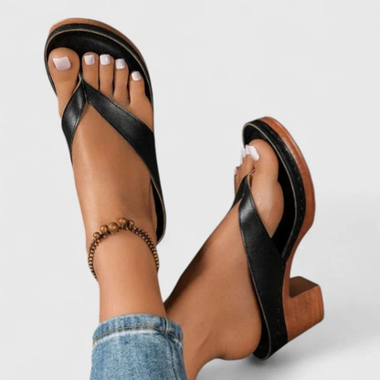 Sandalia Plana Tira Entre Dedos Plataforma Madera