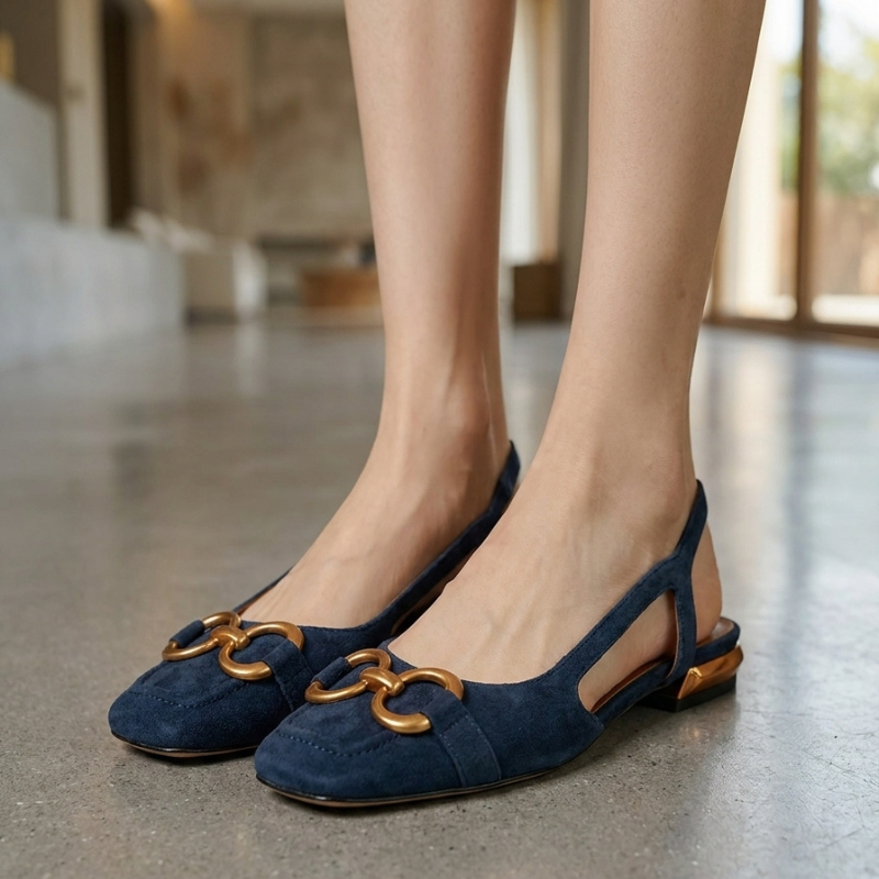 Slingback Ante Azul Marino Tacón Cuadrado Herraje Dorado