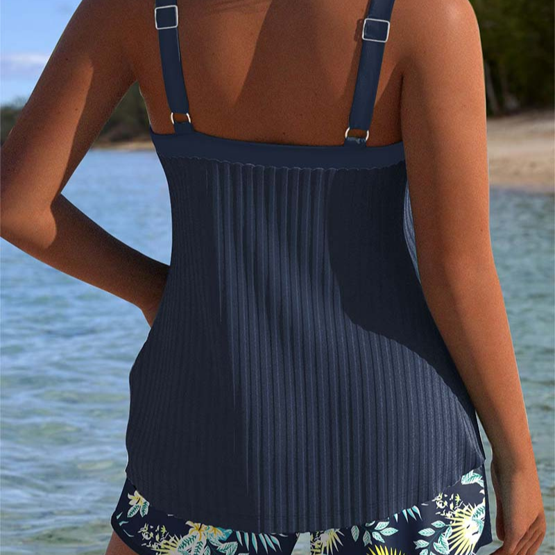 Tankini Top Acanalado Nudo Frontal con Short Floral