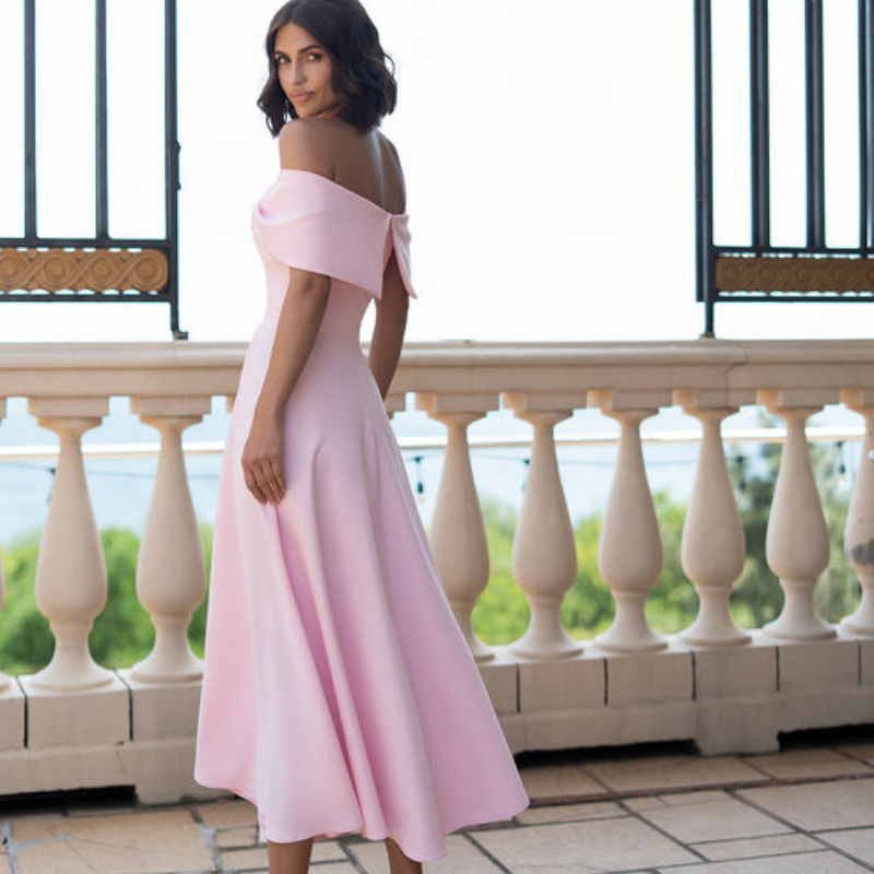 Vestido Midi Rosa Strapless Falda Evasé