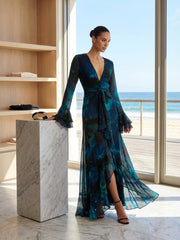 Vestido Largo Azul con Escote y Volantes